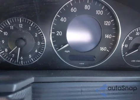 2003 Mercedes-Benz E 320 z USA, uszkodzony, nr VIN WDBUF65J23A344575